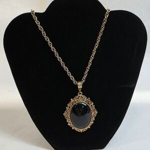 1928 Jewelry Pendant 31" Necklace Black Oval Cabochon Womens Gold Tone Filigree